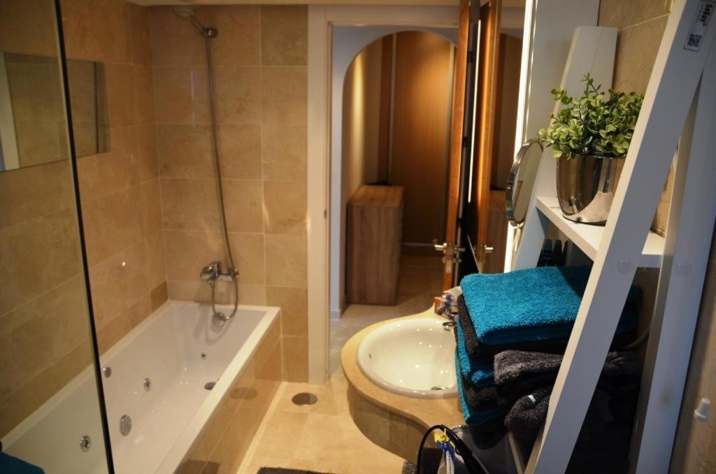 欧赫恩Penthouse Mit Privatem Jacuzzi In Marbella - La Mairena公寓 外观 照片
