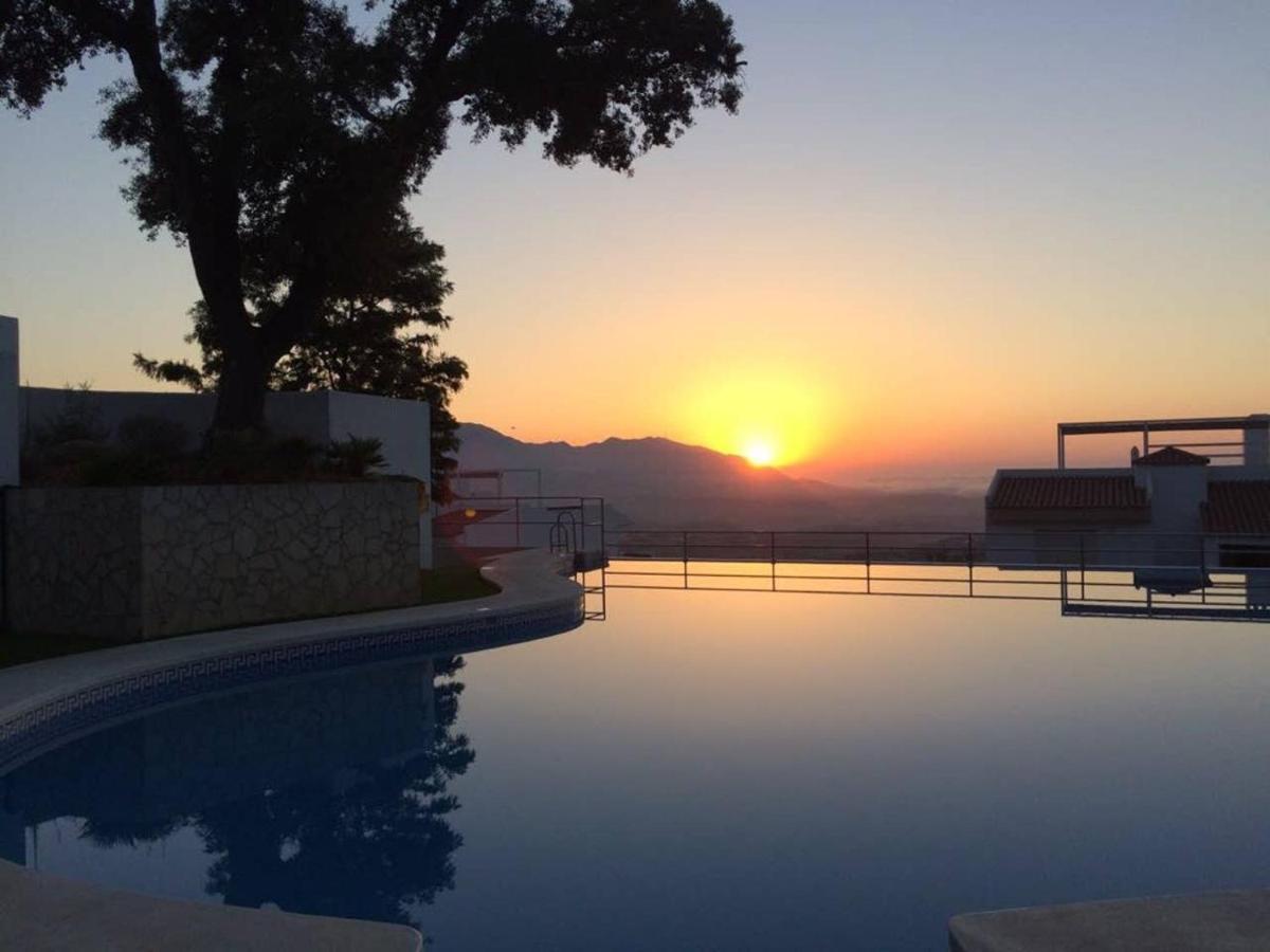 欧赫恩Penthouse Mit Privatem Jacuzzi In Marbella - La Mairena公寓 外观 照片